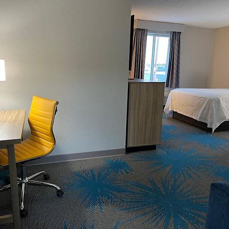 Days Inn By Wyndham Jamestown Esterno foto