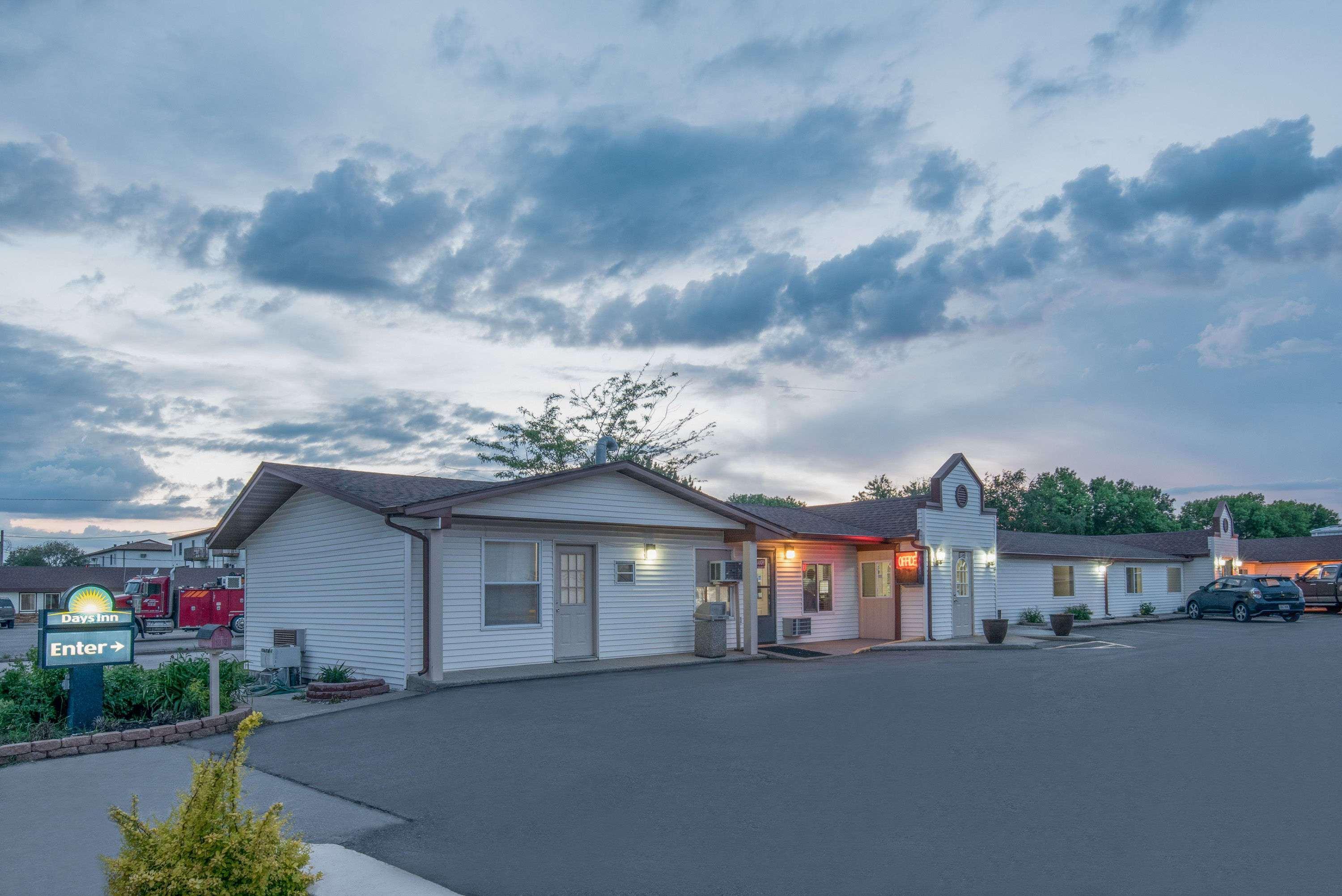 Days Inn By Wyndham Jamestown Esterno foto