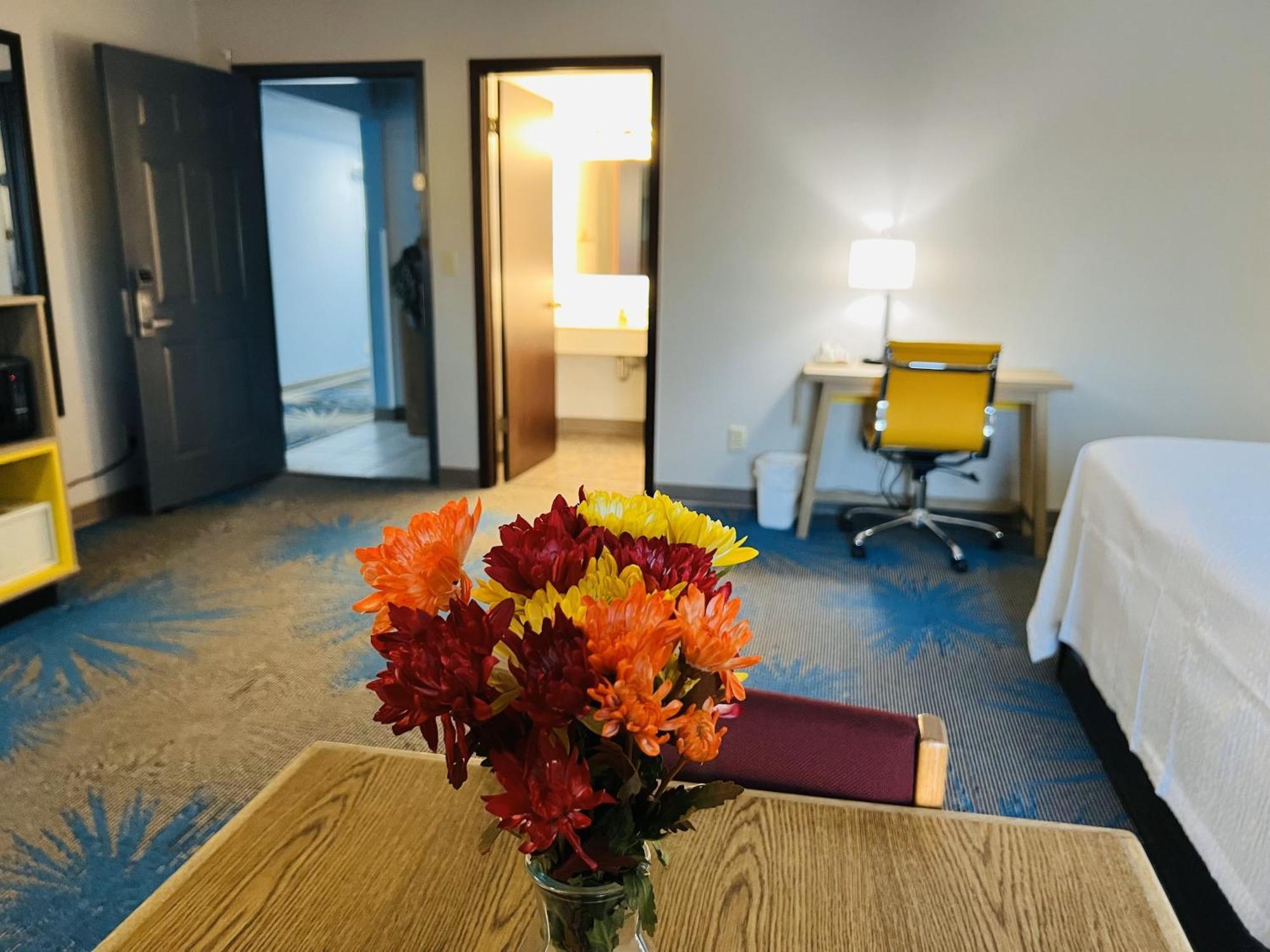 Days Inn By Wyndham Jamestown Esterno foto