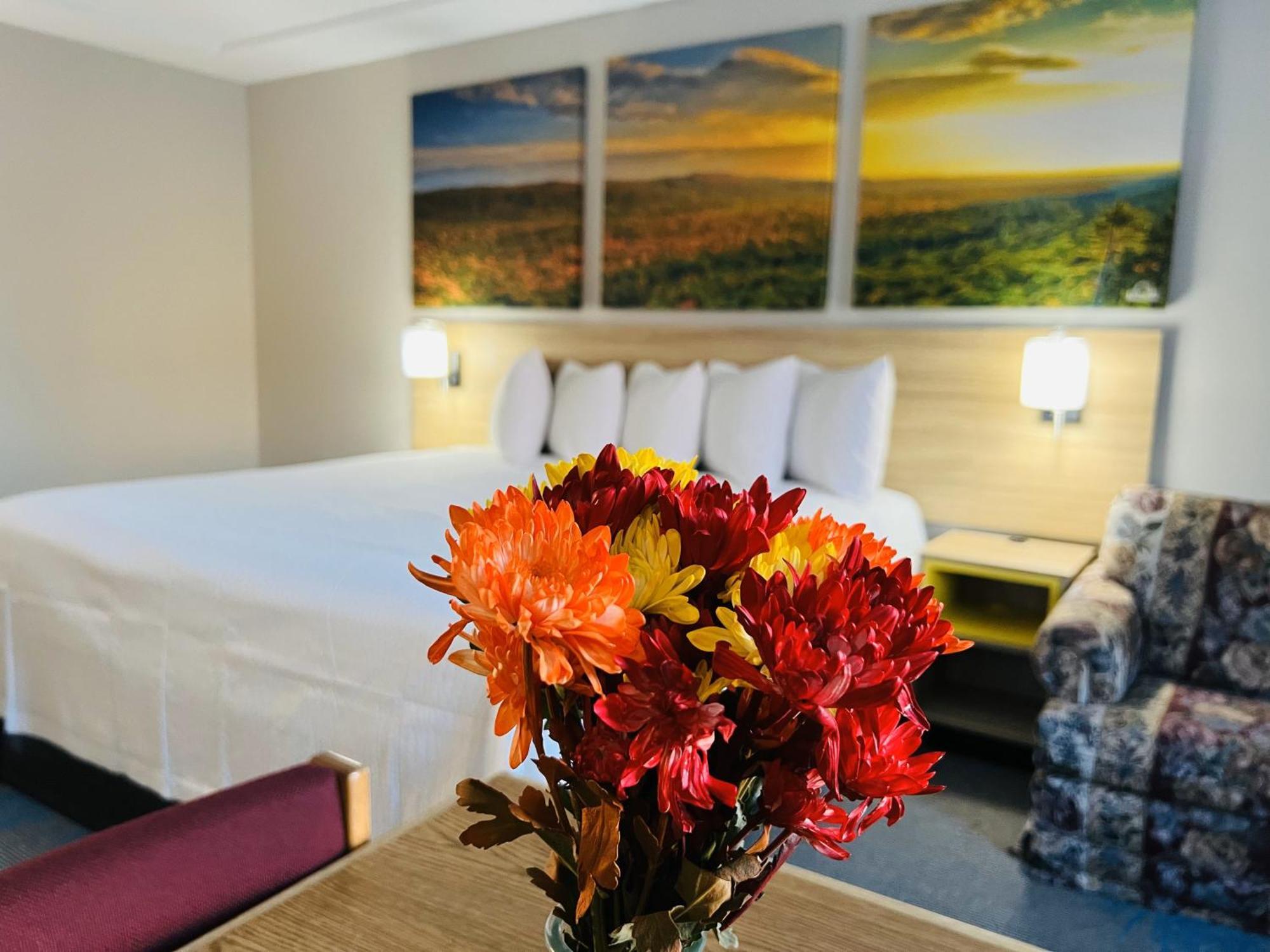 Days Inn By Wyndham Jamestown Esterno foto