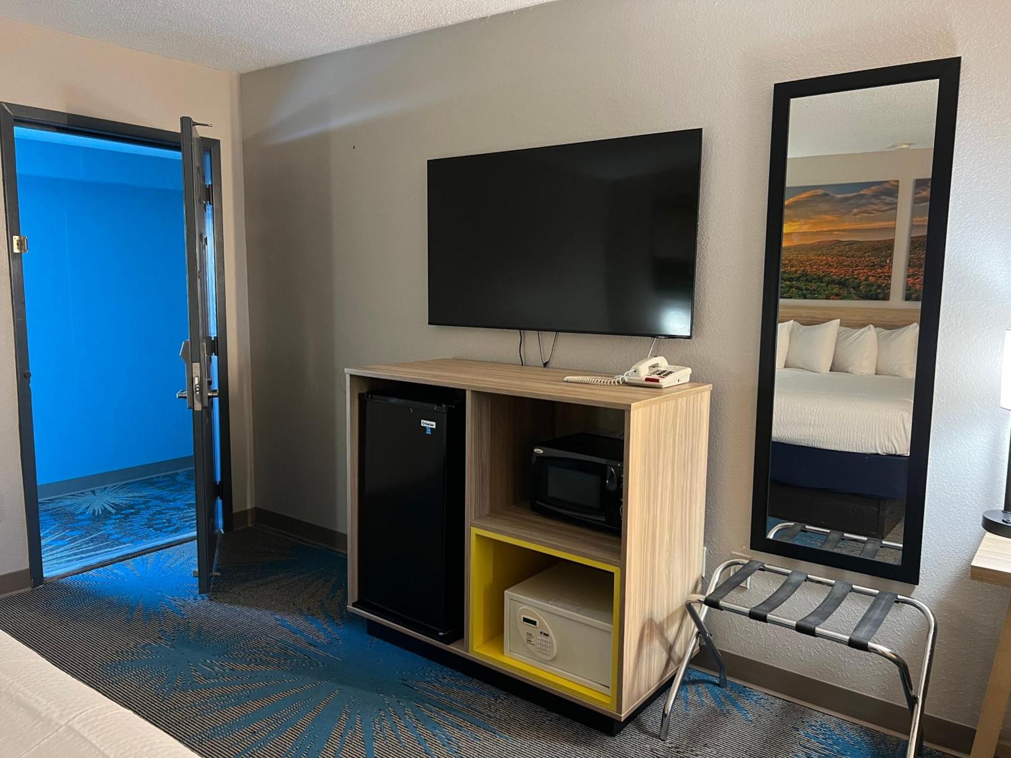 Days Inn By Wyndham Jamestown Esterno foto