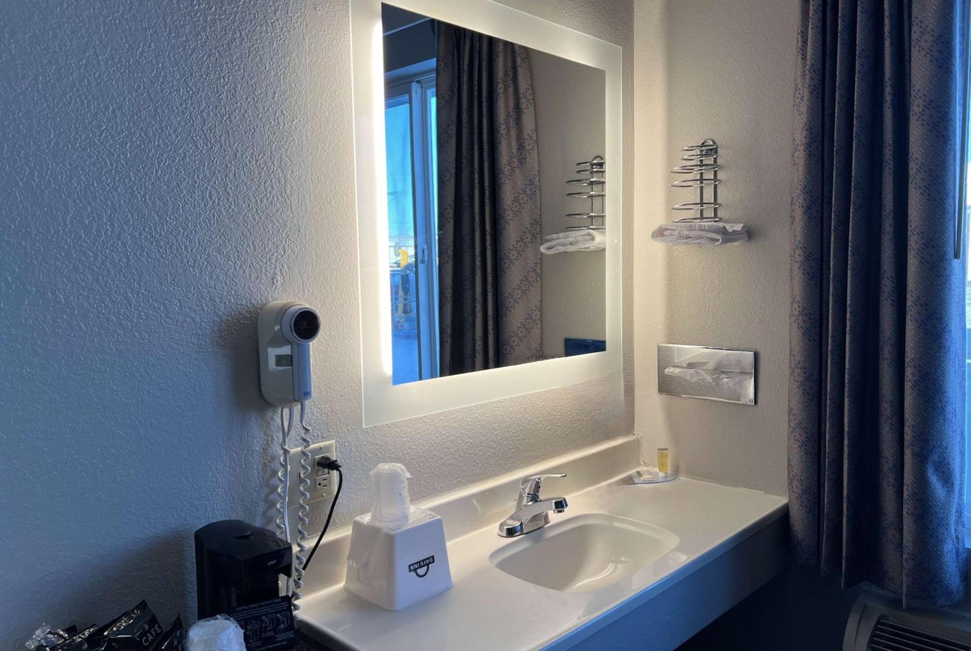 Days Inn By Wyndham Jamestown Esterno foto