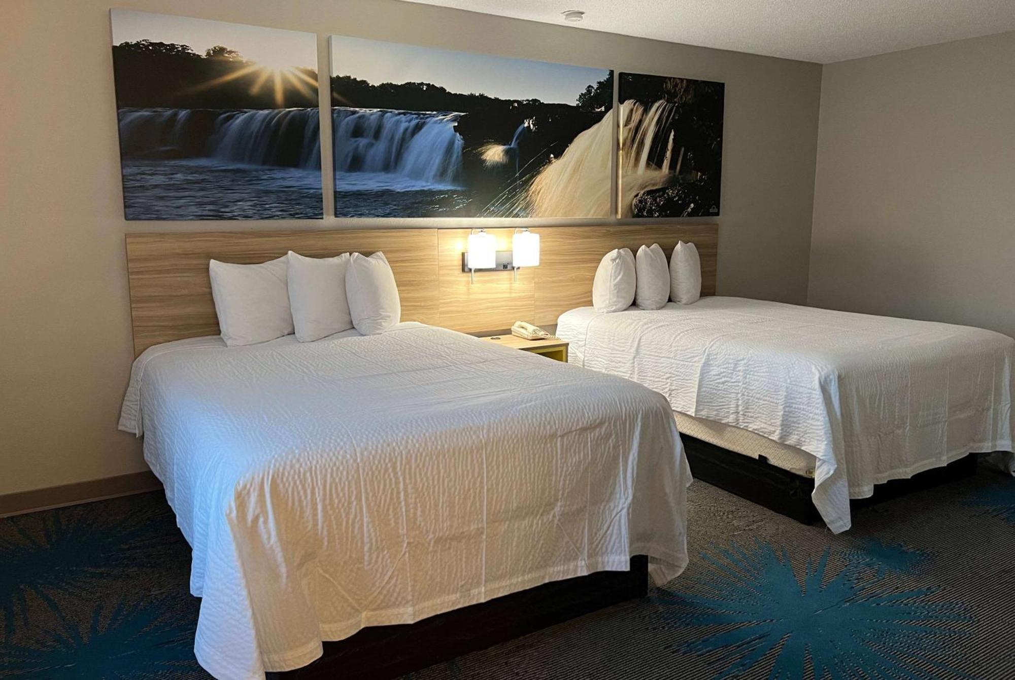 Days Inn By Wyndham Jamestown Esterno foto