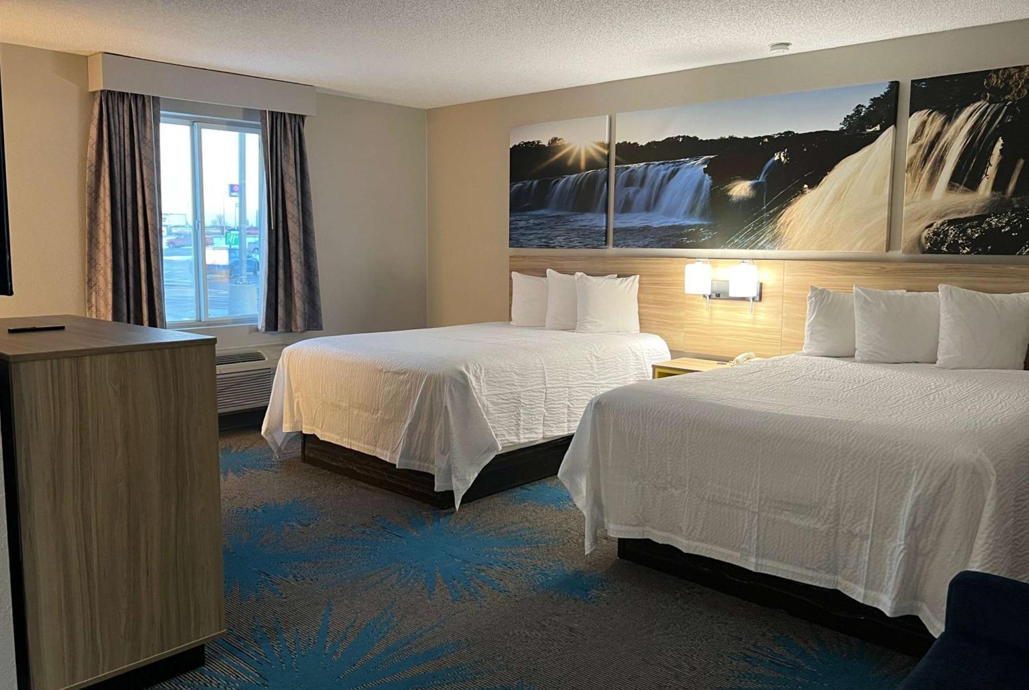 Days Inn By Wyndham Jamestown Esterno foto